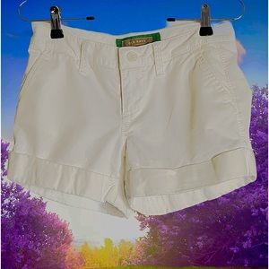 Old Navy Low-Rise White Cuffed Shorts Size 1